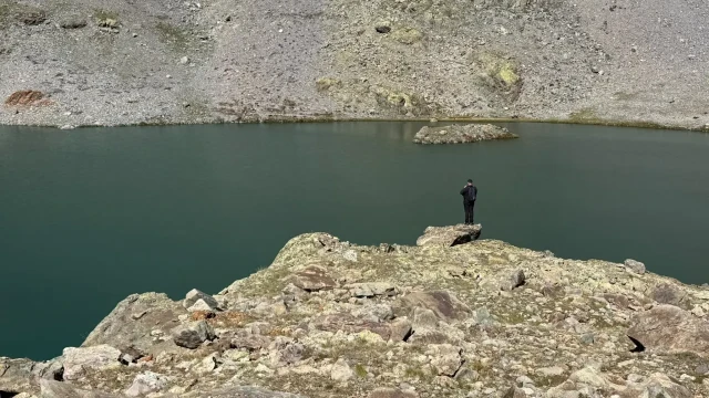 Ekim Ayında Karların Üzerinde Yürüdüler, 2 Bin 980 Metrede Cura Dinlediler — Fotoğraf 11