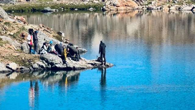 Ekim Ayında Karların Üzerinde Yürüdüler, 2 Bin 980 Metrede Cura Dinlediler — Fotoğraf 19