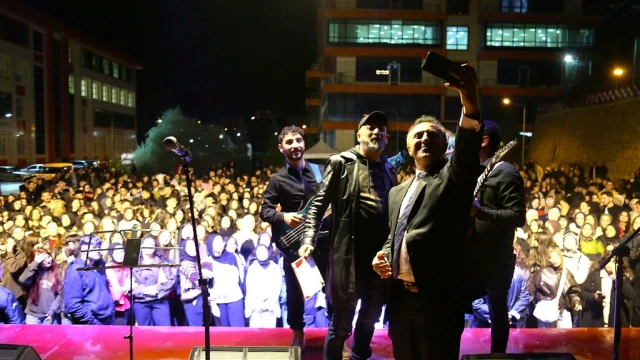 GÜ’de Yeni Eğitim-Öğretim Yılı Coşkulu Konserle Başladı