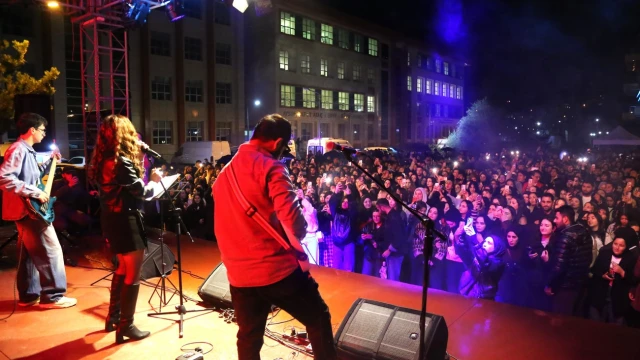 GÜ’de Yeni Eğitim-Öğretim Yılı Coşkulu Konserle Başladı — Fotoğraf 1