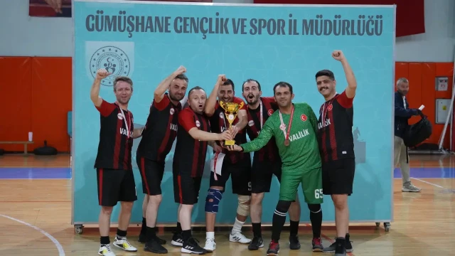 Gümüşhane Kamu Spor Oyunları Futsal Şampiyonu Gümüşhane Valiliği Oldu — Fotoğraf 1