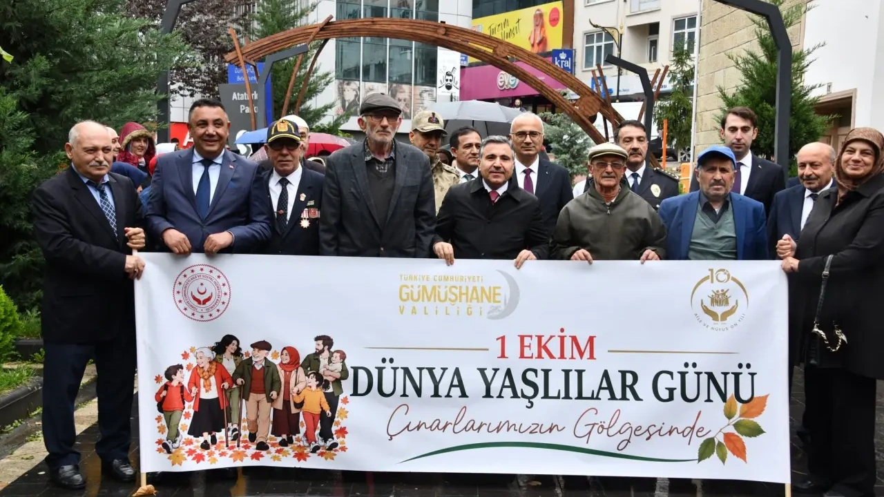 Gümüşhane Protokolü 1 Ekim Yaşlılar Günü Vesilesiyle Kıdemli Vatandaşlarla Bir Araya Geldi