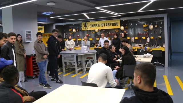 Gümüşhane Üniversitesi Gençlerine Dev İmkan: Hayaller Bu Atölyede Ürüne Dönüşecek — Fotoğraf 5