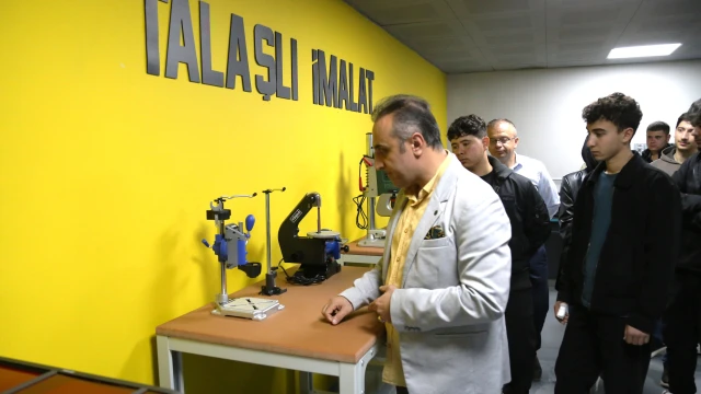 Gümüşhane Üniversitesi Gençlerine Dev İmkan: Hayaller Bu Atölyede Ürüne Dönüşecek — Fotoğraf 9