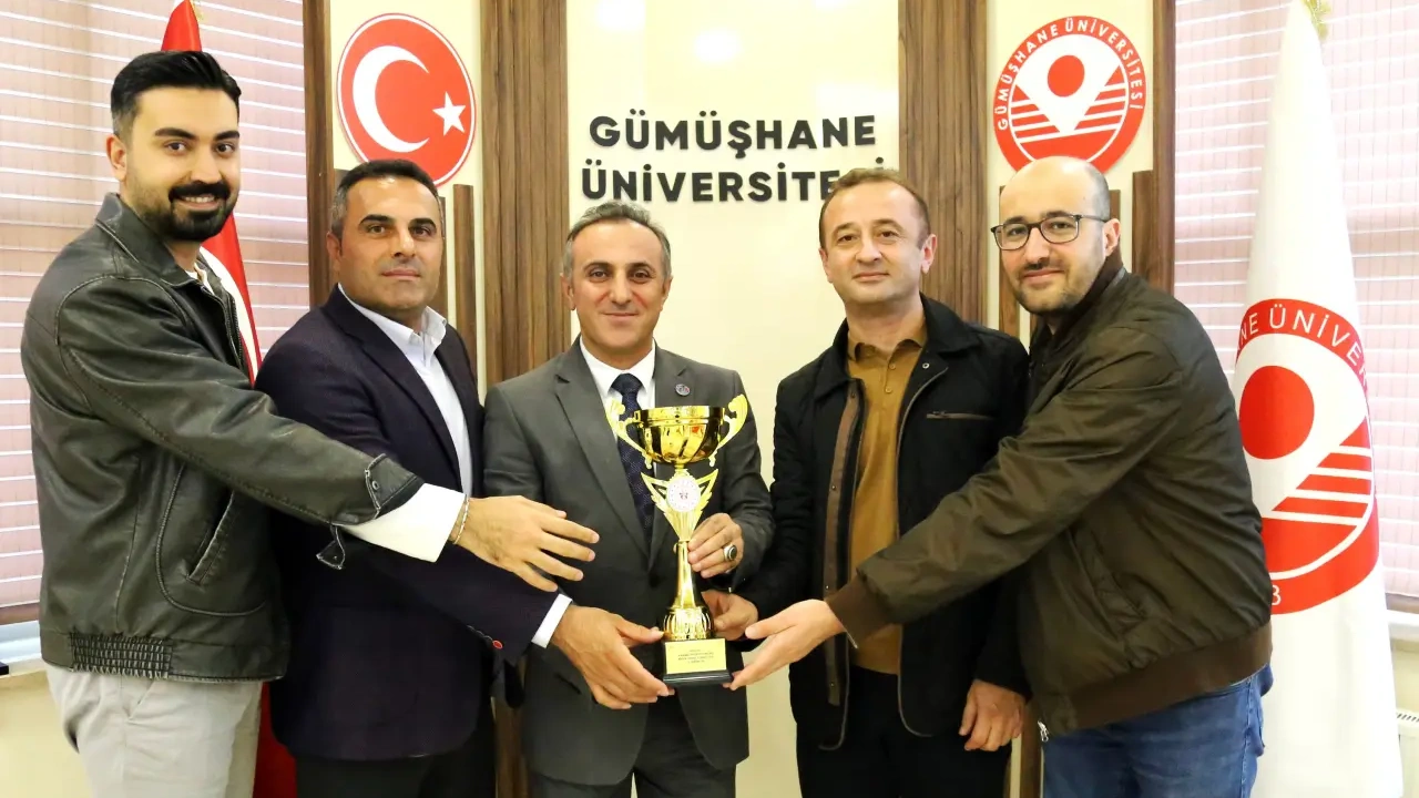 Gümüşhane Üniversitesi Masa Tenisi Takımı Kamu Spor Oyunları'nda İl Birincisi Oldu