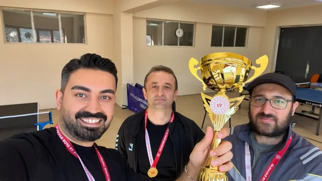 Gümüşhane Üniversitesi Masa Tenisi Takımı Kamu Spor Oyunları'nda İl Birincisi Oldu — Fotoğraf 2