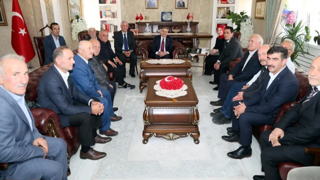 Gümüşhane’de 19 Ekim Muhtarlar Günü Tören ve Ziyaretlerle Kutlandı. — Fotoğraf 7