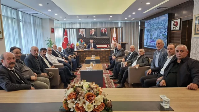 Gümüşhane’de 19 Ekim Muhtarlar Günü Tören ve Ziyaretlerle Kutlandı. — Fotoğraf 8