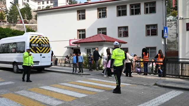 Gümüşhane’de Okul Çevrelerinde Drone Destekli Güvenlik Denetimi Gerçekleştirildi