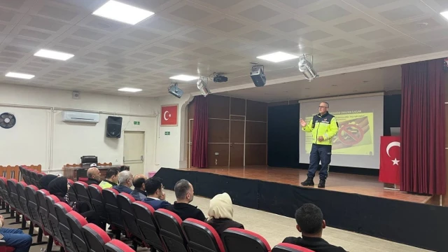 Gümüşhane’de Servis Şoförlerine Güvenli Okul Yolu Eğitimi — Fotoğraf 1