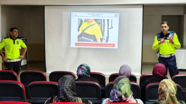 Gümüşhane’de Servis Şoförlerine Güvenli Okul Yolu Eğitimi — Fotoğraf 2
