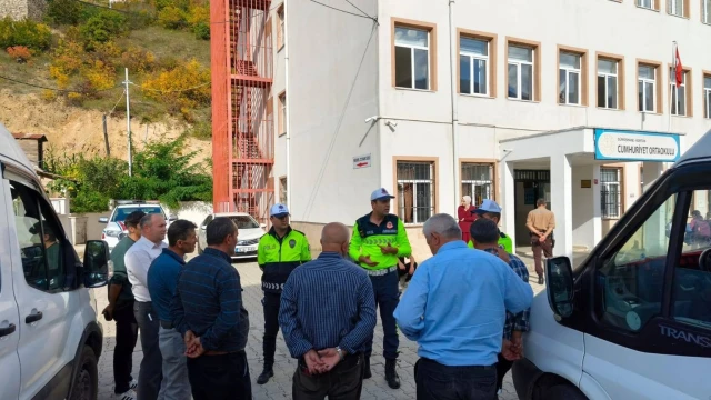 Gümüşhane’de Servis Şoförlerine Güvenli Okul Yolu Eğitimi — Fotoğraf 4