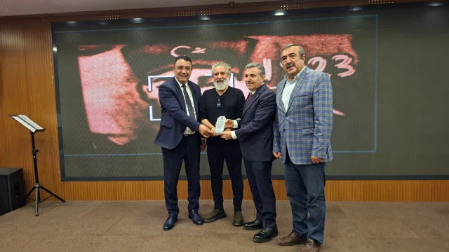 Gümüşhane’de Talat Ülker 3. Kitap Fuarı Kapılarını Açtı — Fotoğraf 2