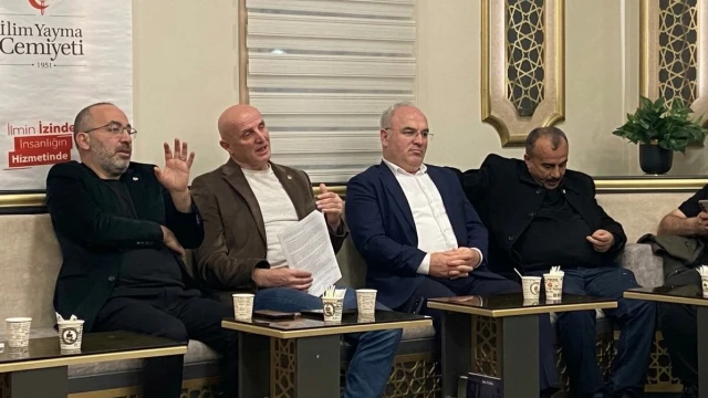 Gümüşhane’de “Türkiye-Azerbaycan İlişkileri” Masaya Yatırıldı: Akademisyen Sancak'tan Dış Politikada "Hamaset" Uyarısı