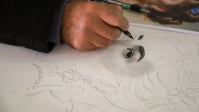 Gümüşhaneli Ressam Fikret Bozkır Portreleriyle İz Bırakıyor — Fotoğraf 3