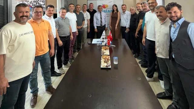 GÜSİAD Bursa Şubesinin Genel Kurulunda Fatih Köse güven tazeledi — Fotoğraf 9