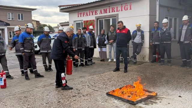 Kelkit İtfaiyesinden Doğalgaz Personeline Yangın Ve Tahliye Eğitimi — Fotoğraf 1