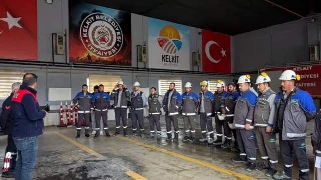 Kelkit İtfaiyesinden Doğalgaz Personeline Yangın Ve Tahliye Eğitimi — Fotoğraf 3