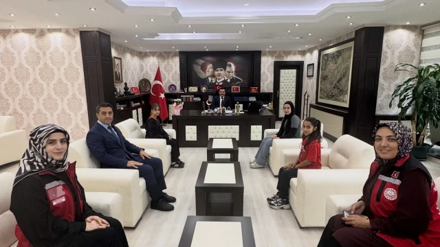 Kelkit Kaymakamı Yılmaz’dan Kız Çocuklarına Özel Mesaj — Fotoğraf 1