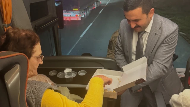 Kelkit’te Emniyet Kemeri Denetimi: Sürücü ve Yolculara Pestil-Köme İkramı