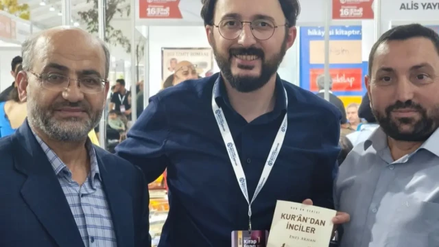 Kocaeli Kitap Fuarı’nda Gümüşhaneli Yazara Yoğun İlgi — Fotoğraf 4