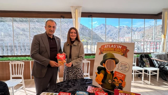 Milletvekili Musa Küçük, Talat Ülker 3. Kitap Fuarı ve Şairler İmza Etkinliği'ne Katıldı — Fotoğraf 3