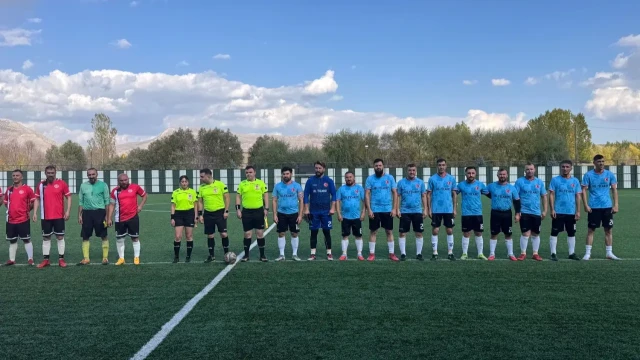 Nefes Kesen Gümüşhane Derbisinde Gol Yağmuru: 8 Gol Atılan Maçın Kazananı Zirveye Oturdu! — Fotoğraf 2