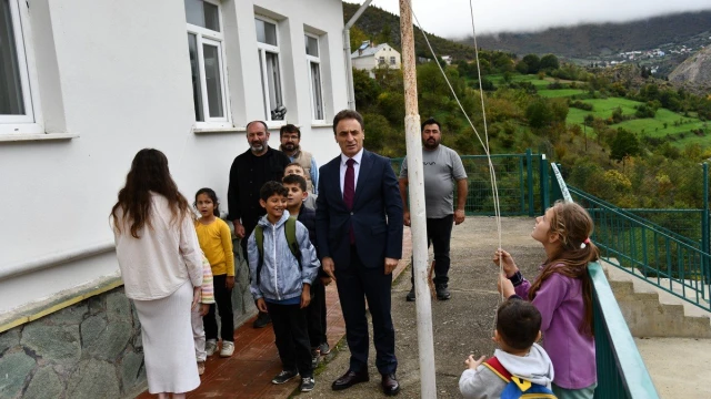 Şener Doğan’dan Kürtün Araköy İlkokuluna Ziyaret — Fotoğraf 2