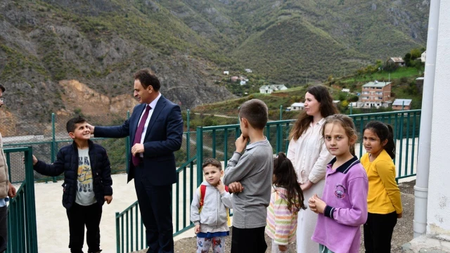 Şener Doğan’dan Kürtün Araköy İlkokuluna Ziyaret — Fotoğraf 3