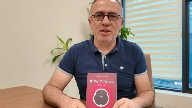 Sosyal Medyayı Kapatıp Kitaplara Sığınan Kıvanç Tatlıtuğ’a Gümüşhaneli yazardan sürpriz destek — Fotoğraf 2