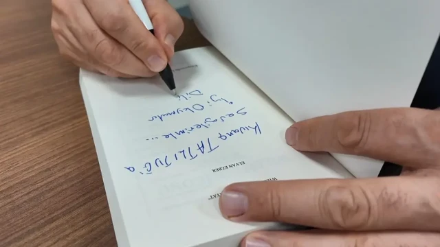 Sosyal Medyayı Kapatıp Kitaplara Sığınan Kıvanç Tatlıtuğ’a Gümüşhaneli yazardan sürpriz destek — Fotoğraf 3