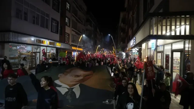 Yeni Parti İl Örgütü’nden Gümüşhane’de Cumhuriyet Yürüyüşü — Fotoğraf 1