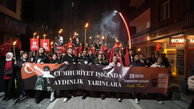 Yeni Parti İl Örgütü’nden Gümüşhane’de Cumhuriyet Yürüyüşü — Fotoğraf 3